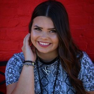 Meet your Posher, Katelyn